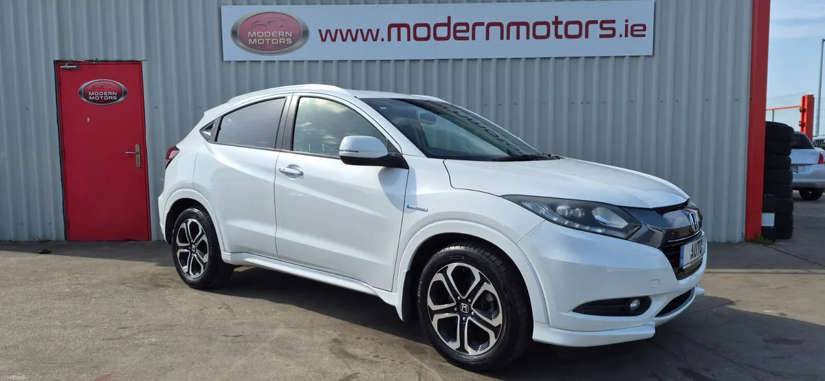 Honda Vezel hybrid/petrol 1.5jeep high spec low km - Image 1