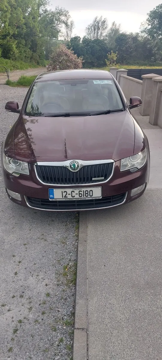 Skoda Superb 2012 - Image 1