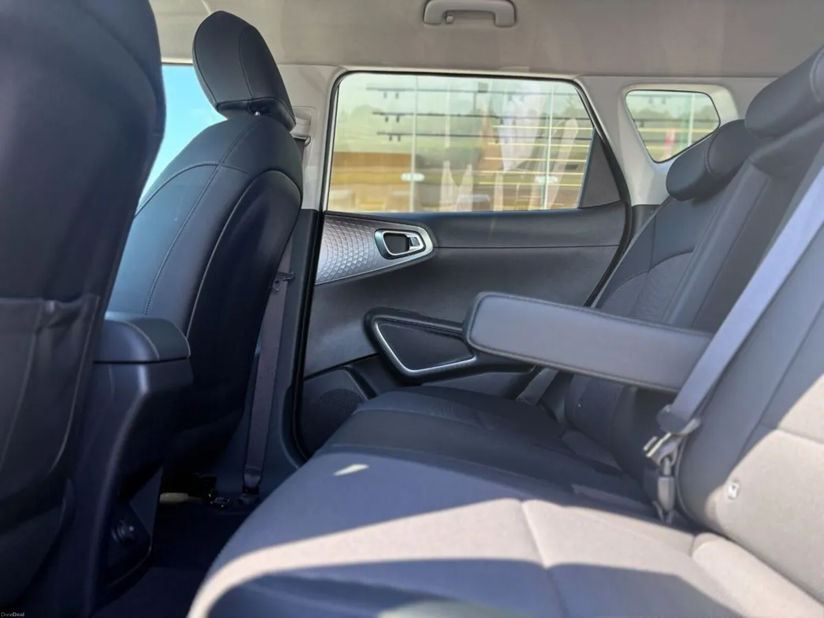 Kia Soul E- Soul ( Mid Range ) - Image 4