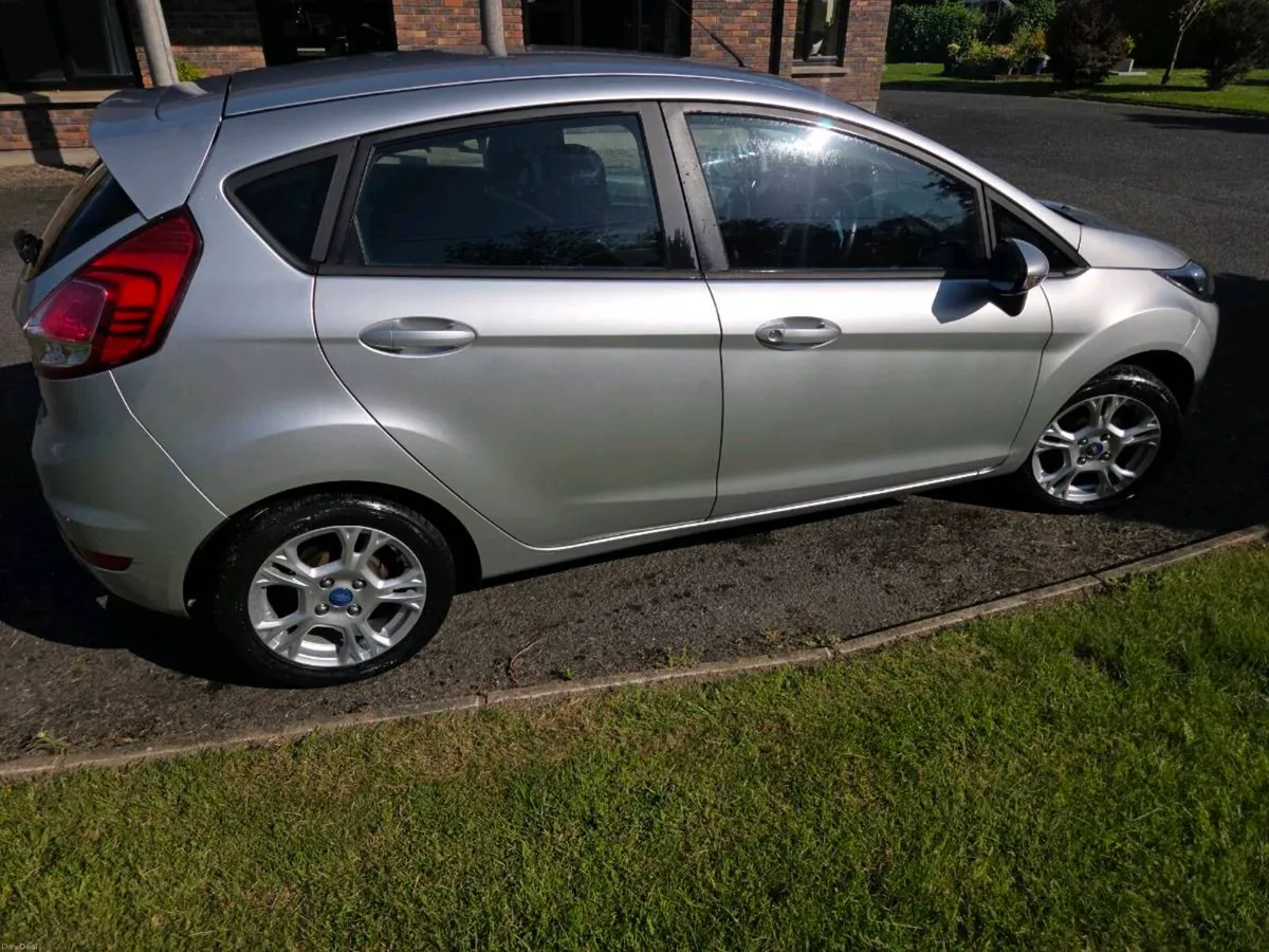 Ford Fiesta - Image 2