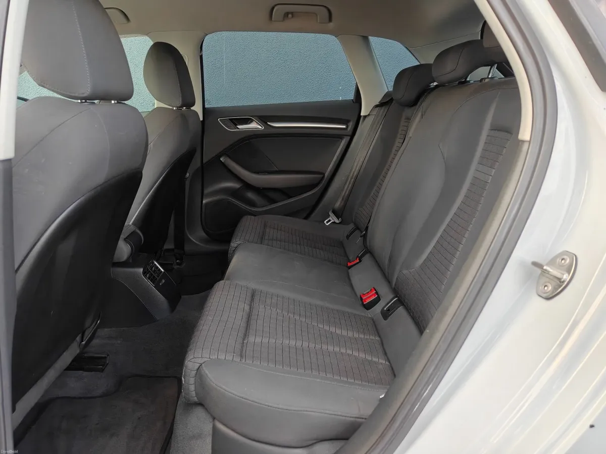 Audi A3 2015 - Image 4