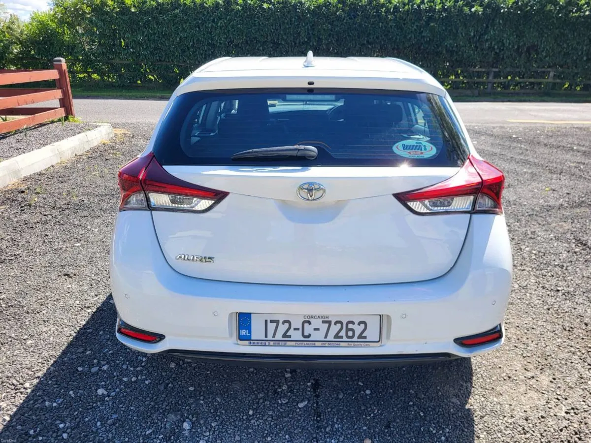 172 Toyota auris - Image 3