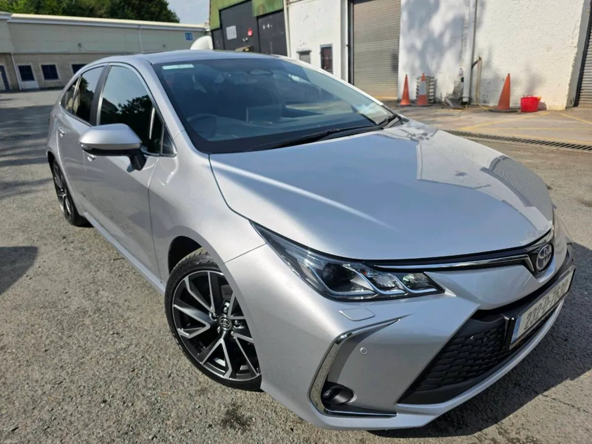 TOYOTA COROLLA SOL SALOON HYBRID AUTO GREY - Image 2