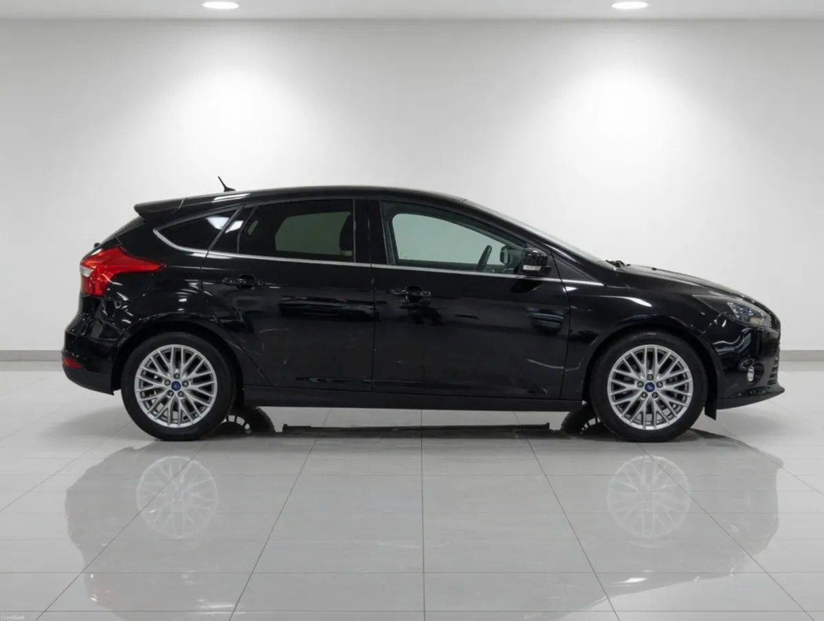 Ford Focus 2014 - Image 2