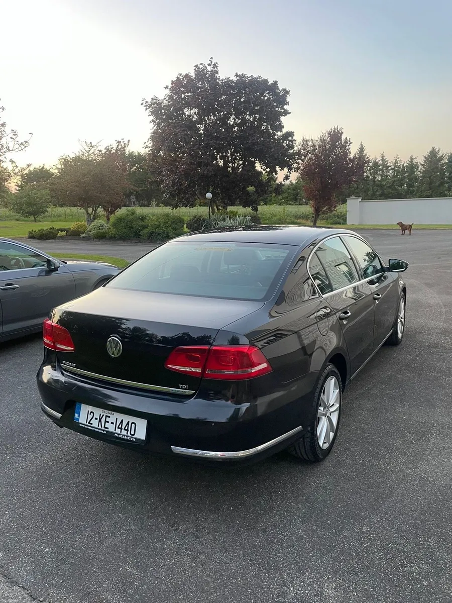 2012 Volkswagen Passat - Image 2