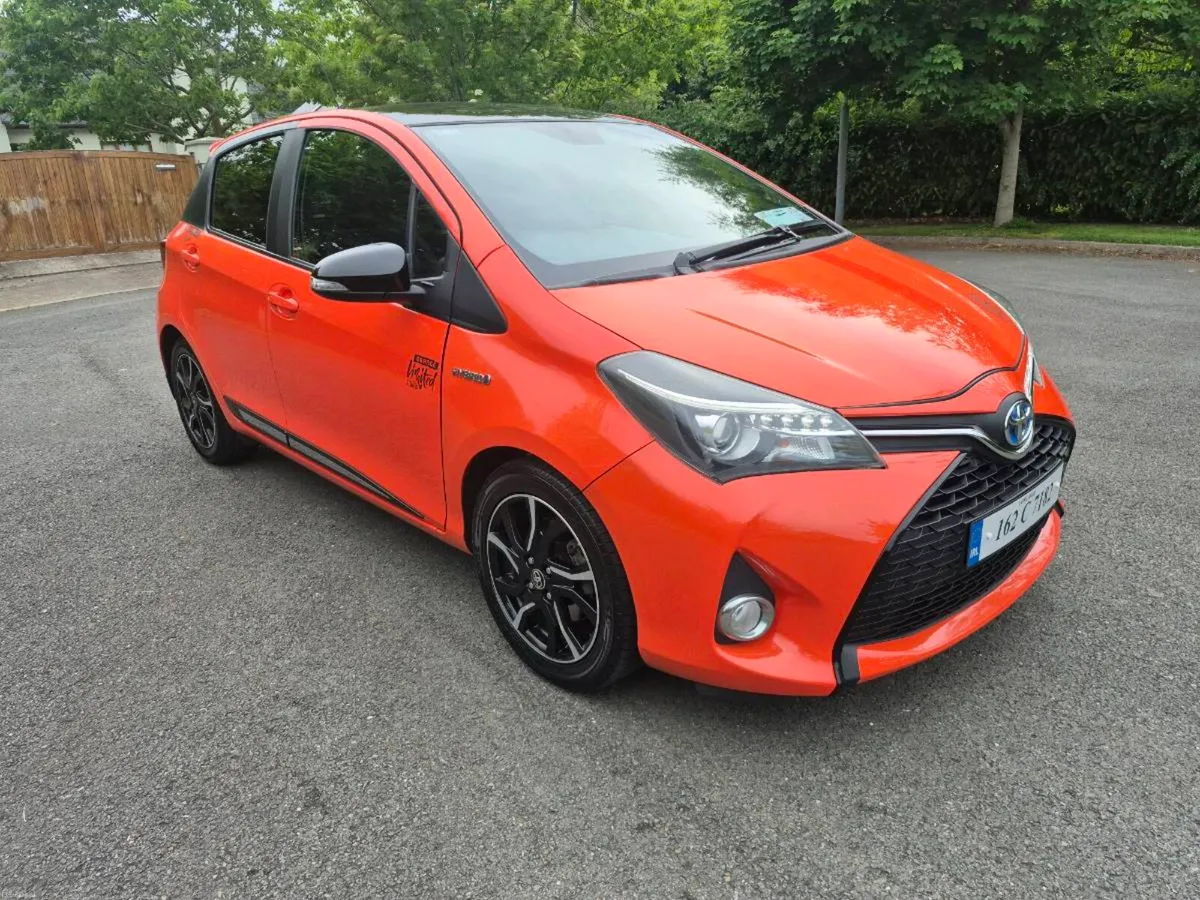TOYOTA YARIS HYBRID**LIMITED EDITION** - Image 2