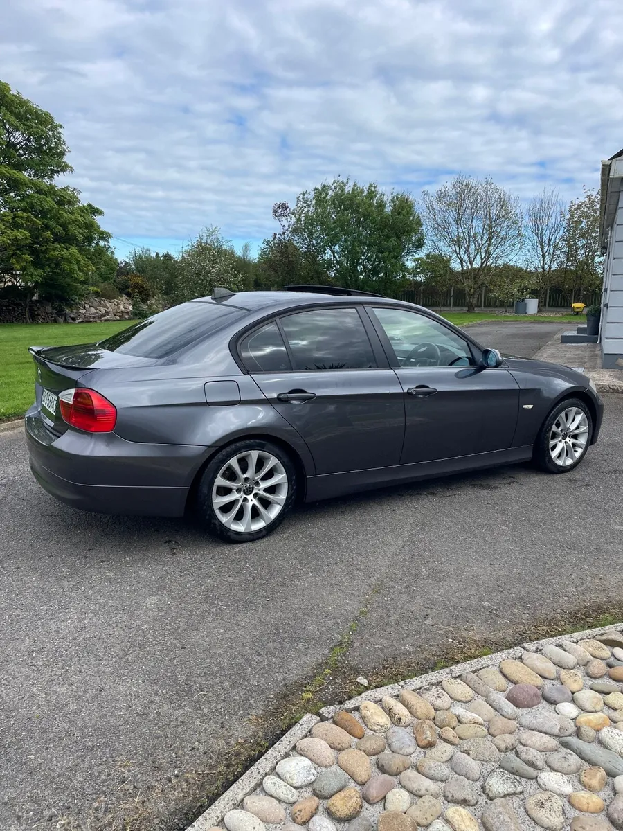 BMW E90 318i SE - Image 1