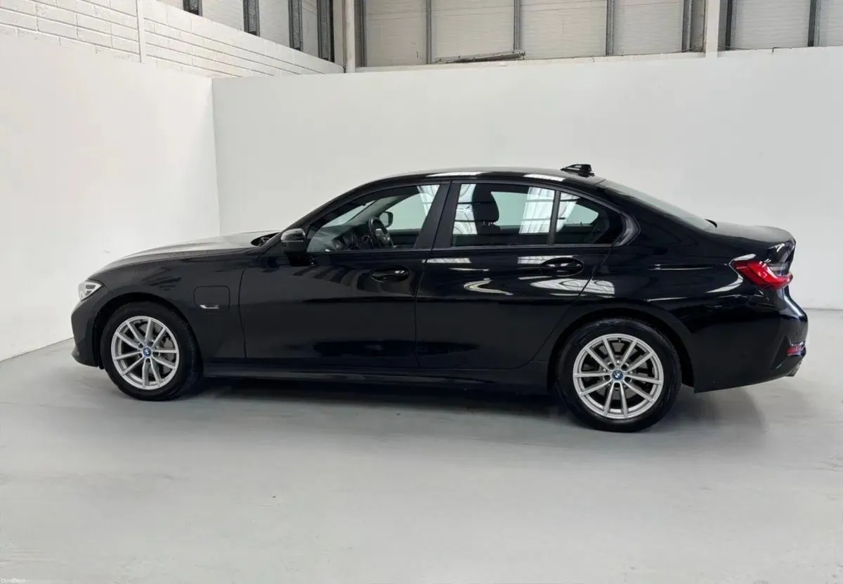 BMW 3 Series 330e Pro Auto - Image 4