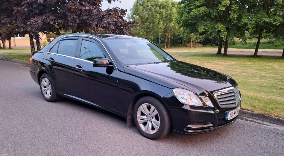 Mercedes E220 manual 6 speed Diesel - Image 2