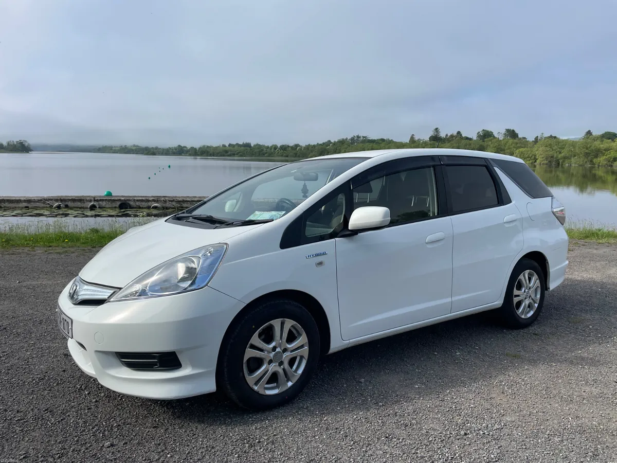 Honda Shuttle 2014 1.3 Petrol/hibrid automatic - Image 4