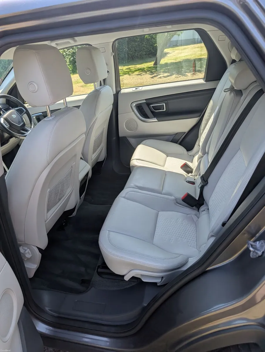 Land Rover Discovery Sport 2015 - Image 4