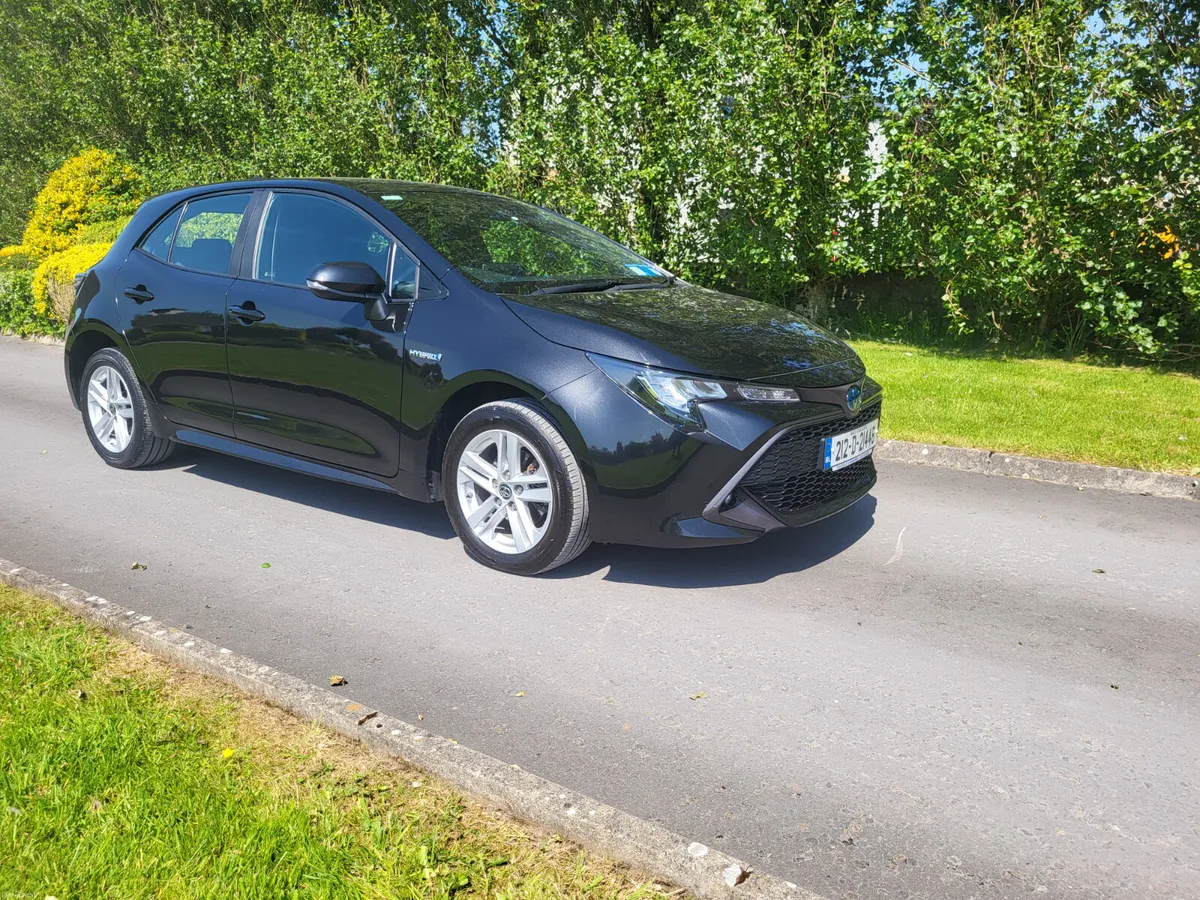 Toyota Corolla   HYBRID AUTOMATIC - Image 1