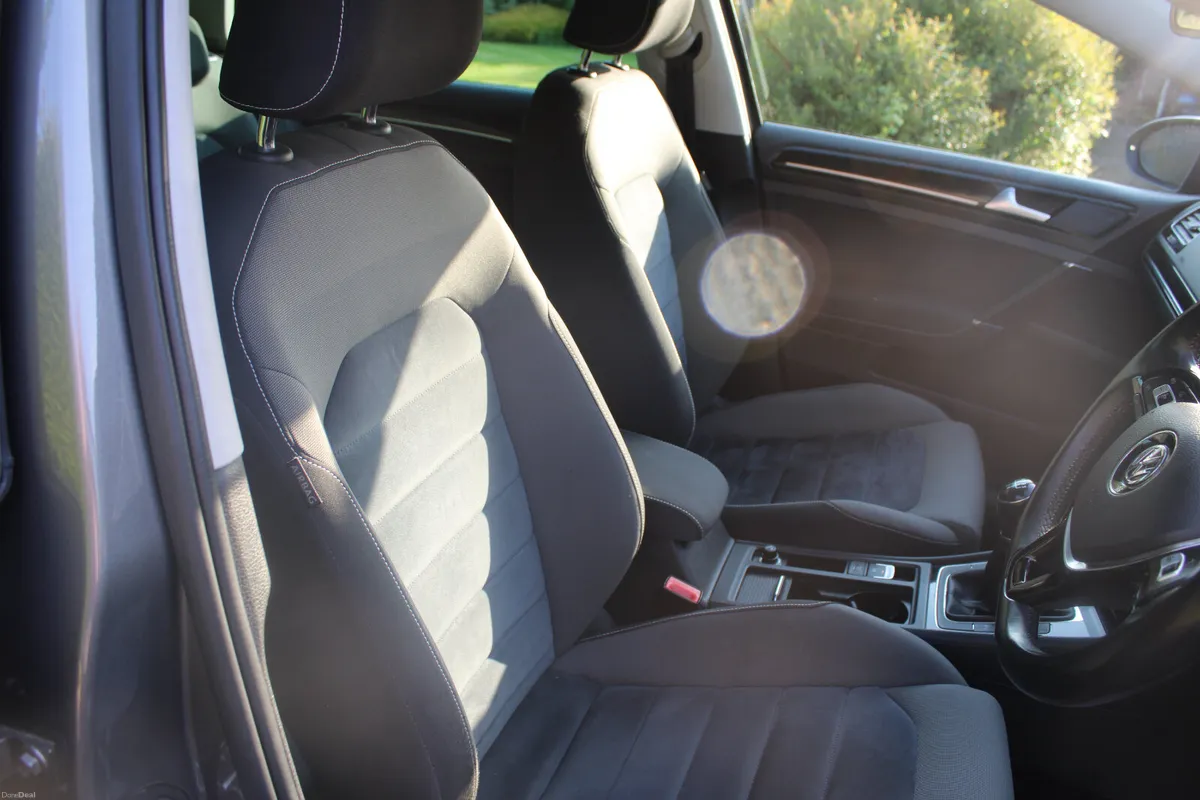 2015 VW GOLF HI-LINE 1.6 TDI 115bhp. 5 dr. - Image 3