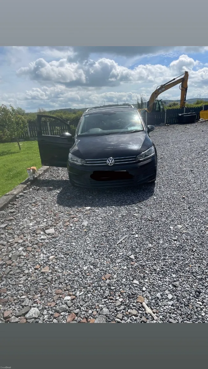 Volkswagen Touran 2018 - Image 2