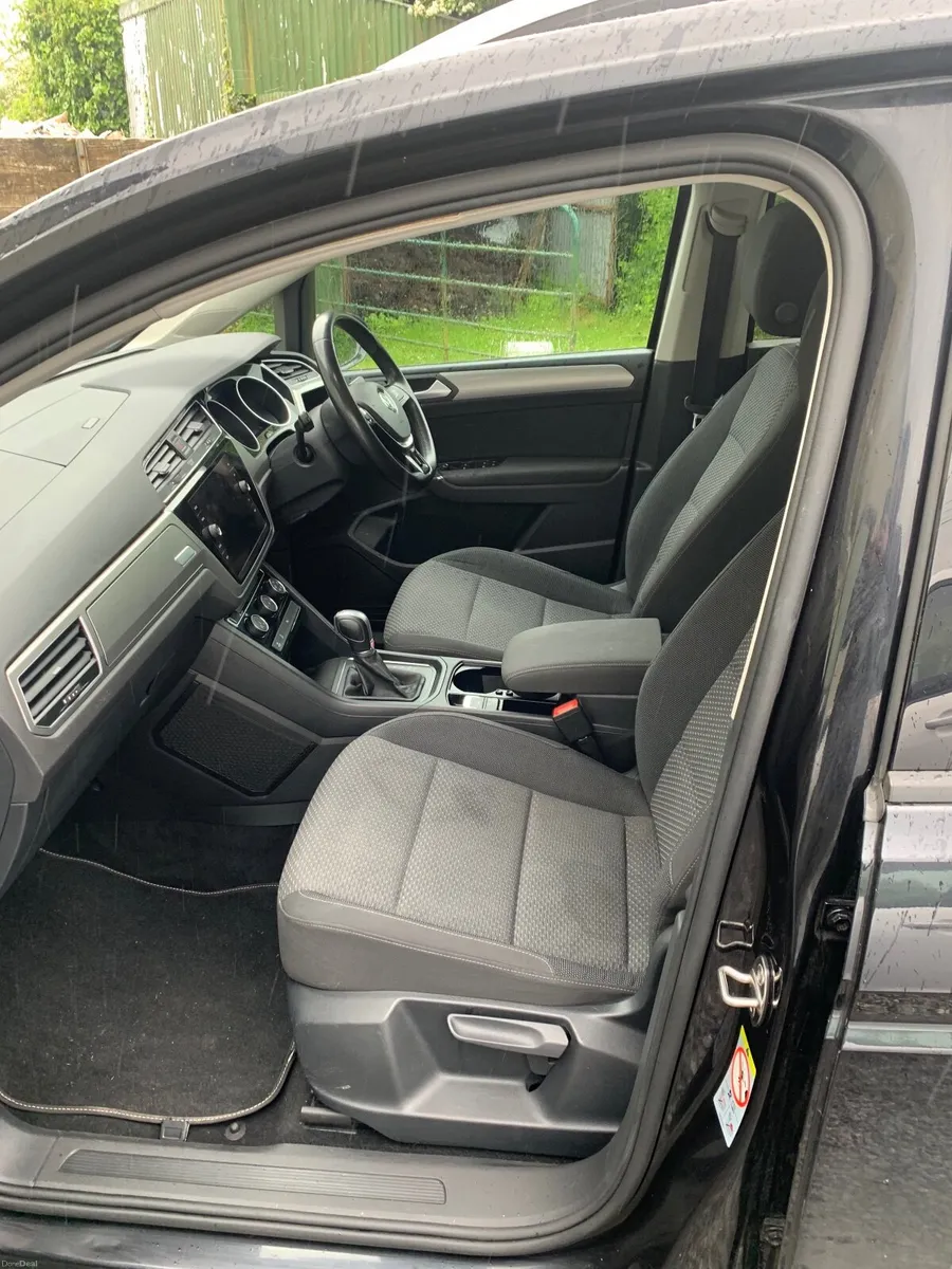 Volkswagen Touran 2018 - Image 5