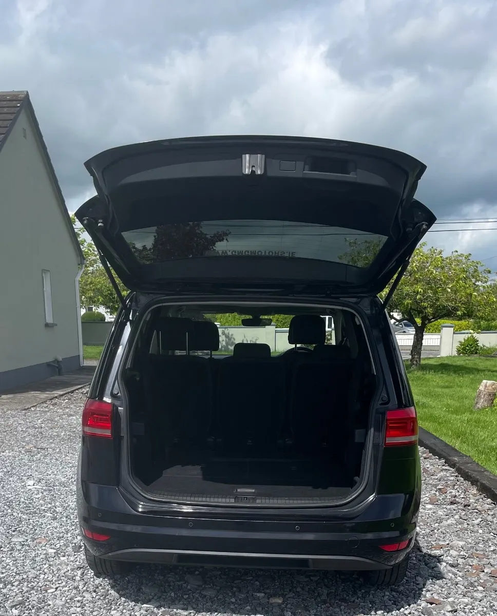 Volkswagen Touran 2018 - Image 4