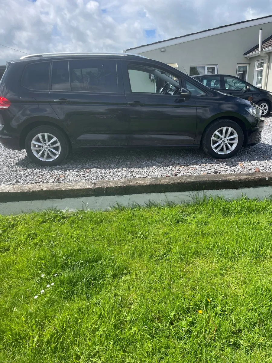 Volkswagen Touran 2018 - Image 1