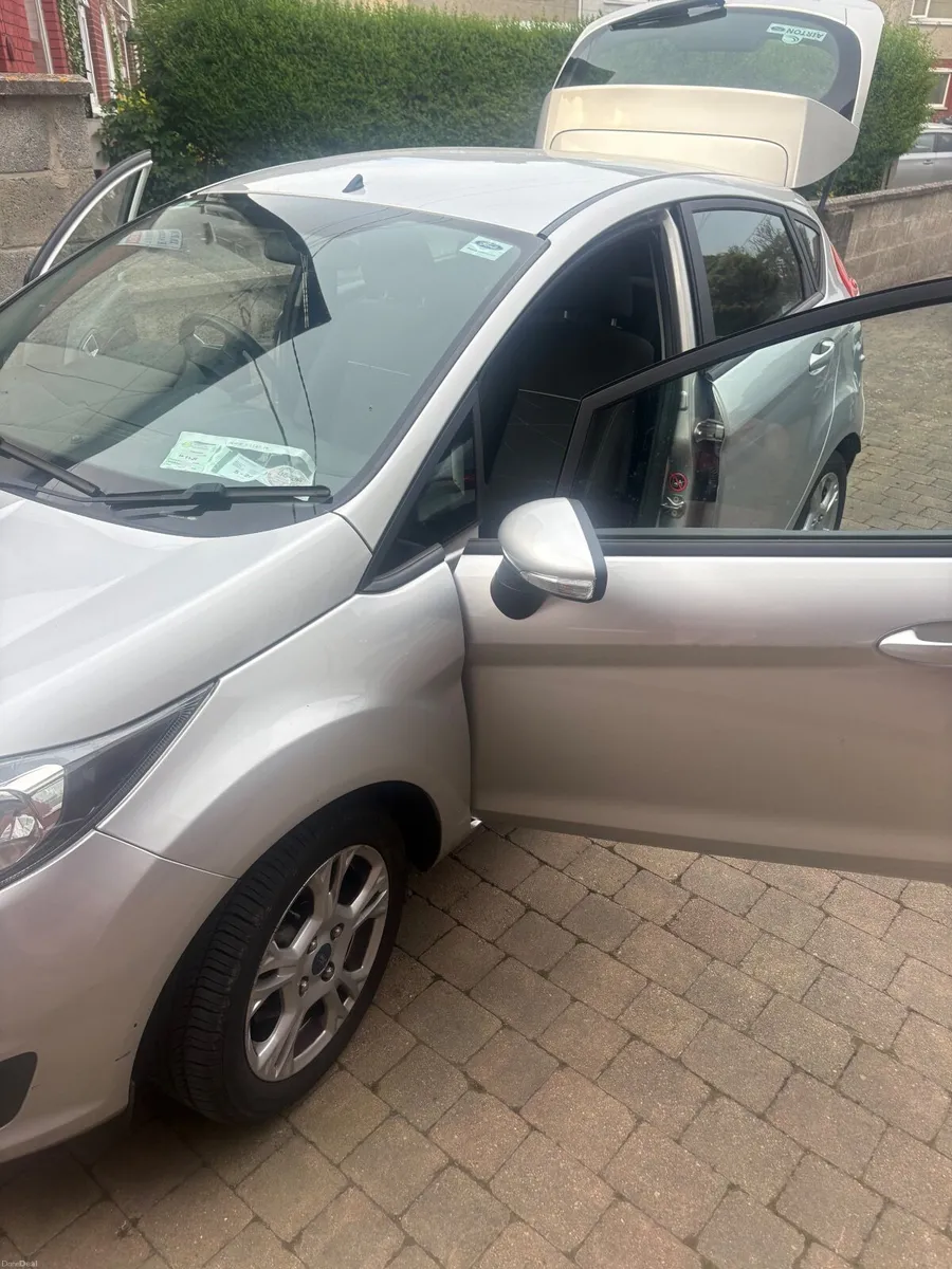 Ford Fiesta 2015 - Image 4
