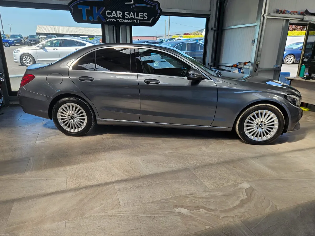 19 MERCEDES BENZ C-CLASS EXCLUSIVE - Image 2