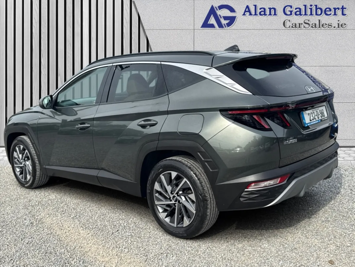 Hyundai Tucson 1.6 Diesel EXECUTIVE PLUS 5DR - Image 2