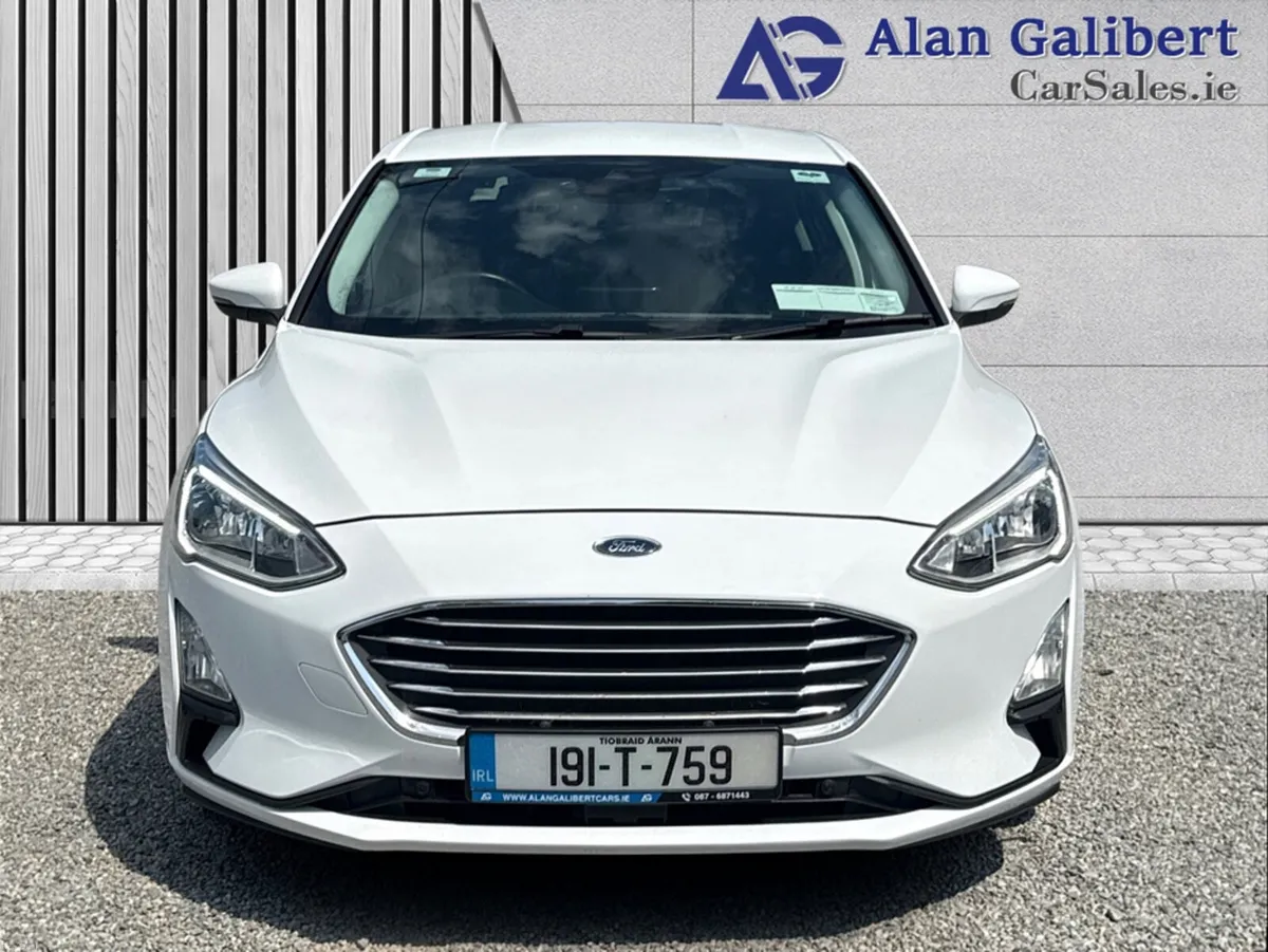 Ford Focus TITANIUM 1.0 ECOBOOST 12 5DR 125 - Image 4