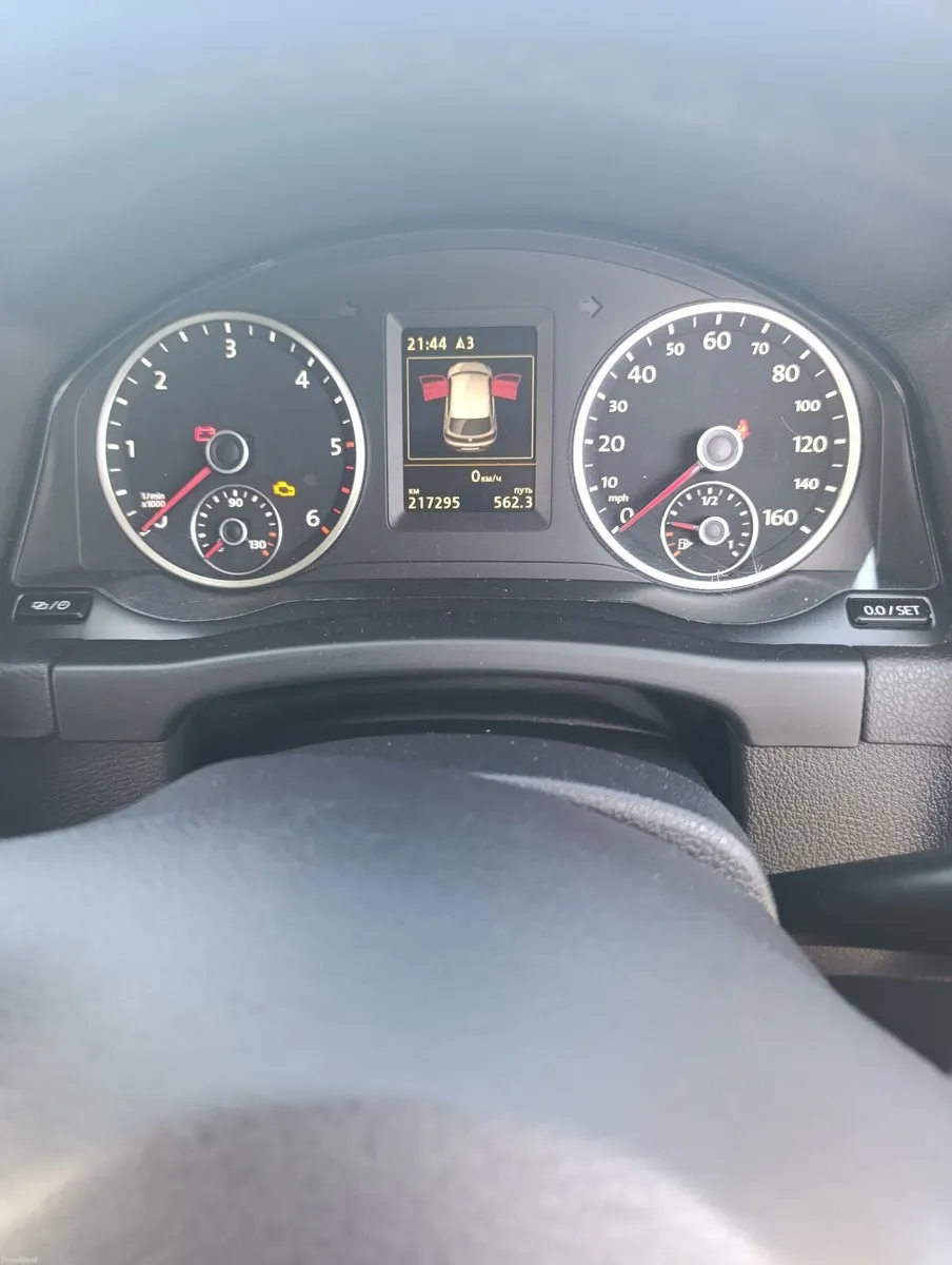 Volkswagen Tiguan 2015 - Image 3