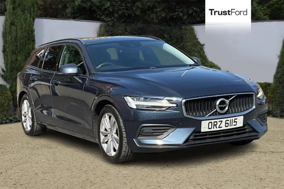 Volvo V60 Momentum - Image 1