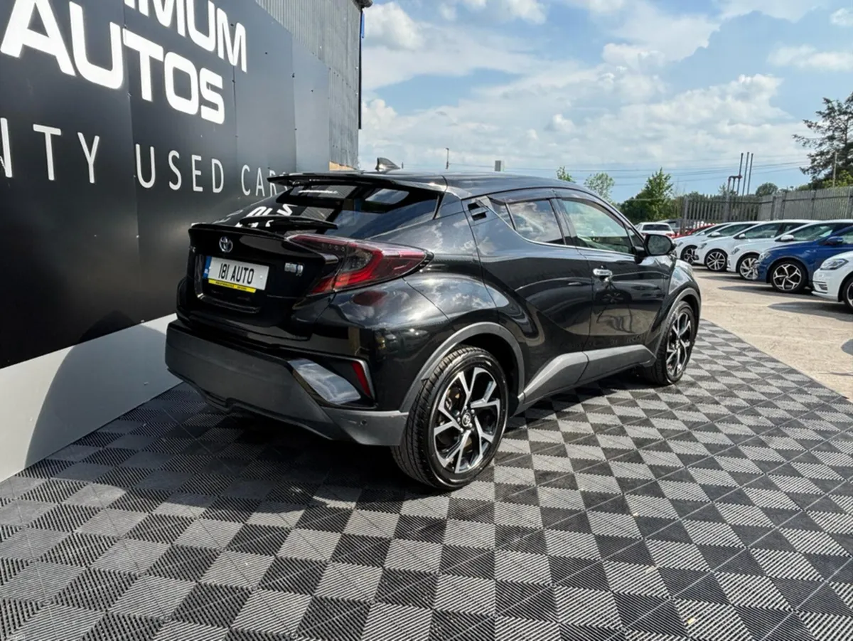 Toyota C-HR Toyota CHR 1.8 self charging hybrid, f - Image 3