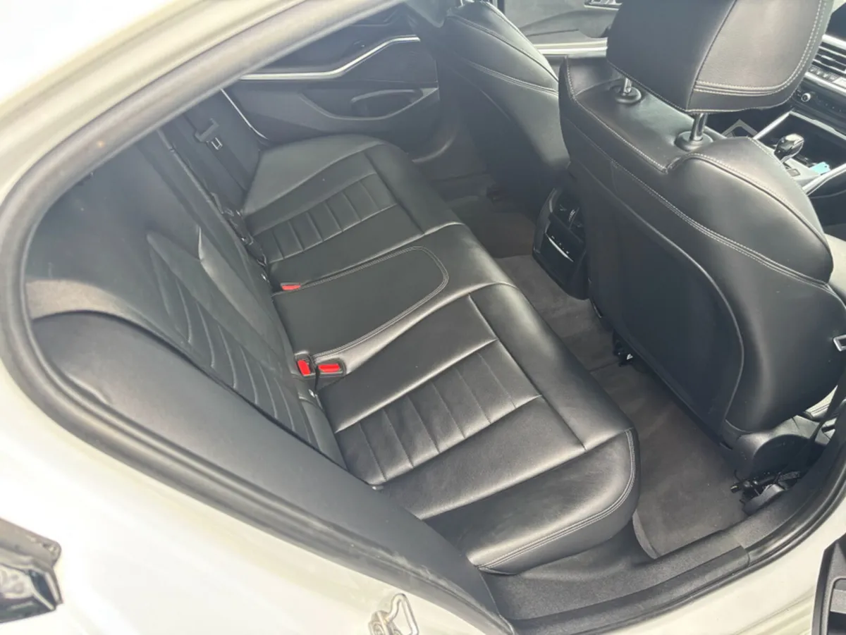 BMW 3-Series BMW 330e individual M-sport plug in h - Image 4