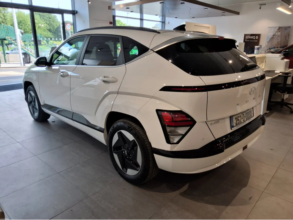 Hyundai KONA EV 65kW ** Only 1000 kms ** Long Rang - Image 4