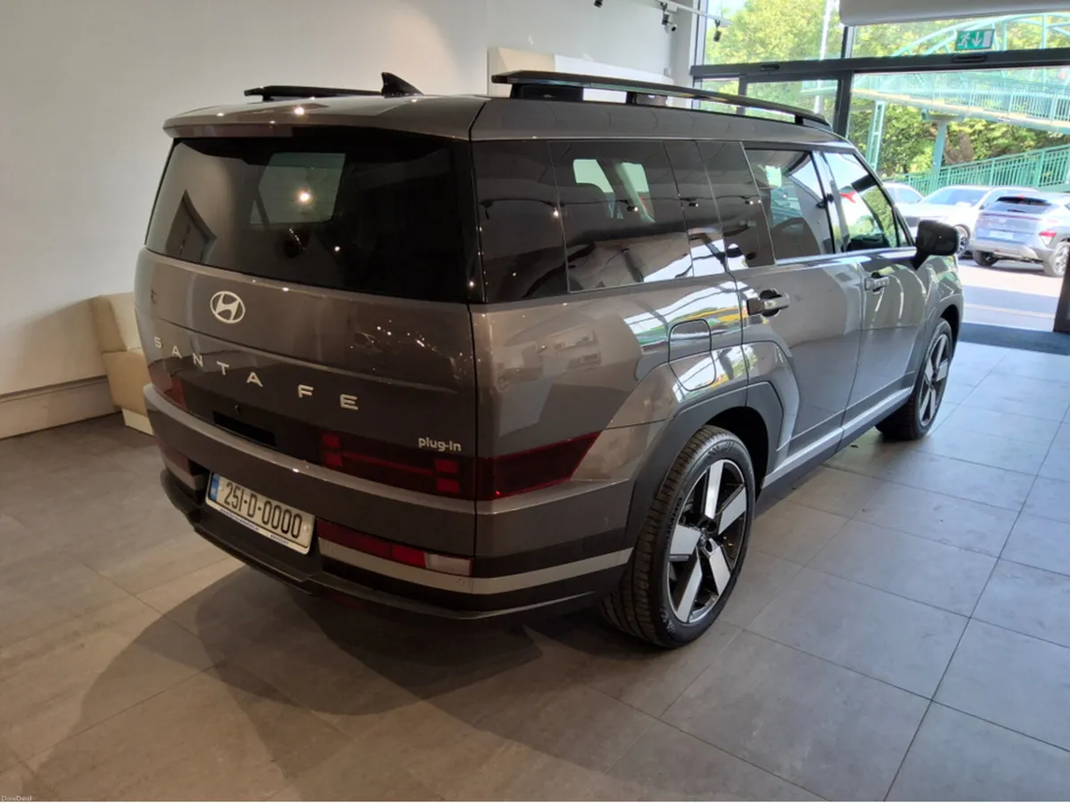 Hyundai Santa Fe PHEV PREMIUM 4 WHEEL DRIVE - Image 2