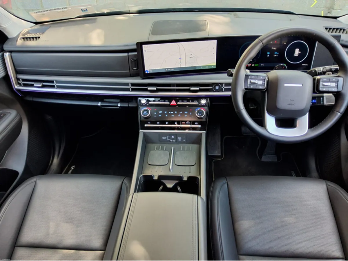 Hyundai Santa Fe PHEV PREMIUM 4 WHEEL DRIVE - Image 5