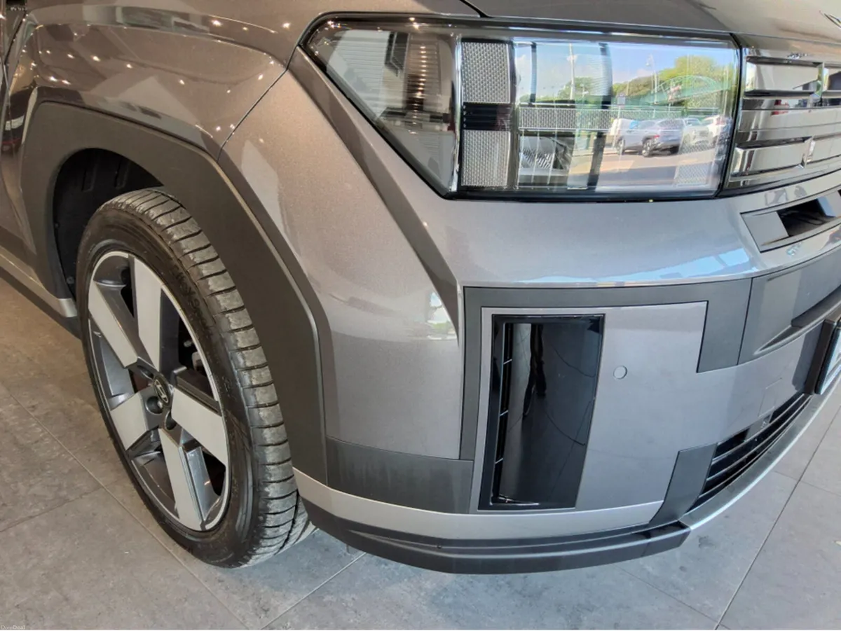 Hyundai Santa Fe PHEV PREMIUM 4 WHEEL DRIVE - Image 6