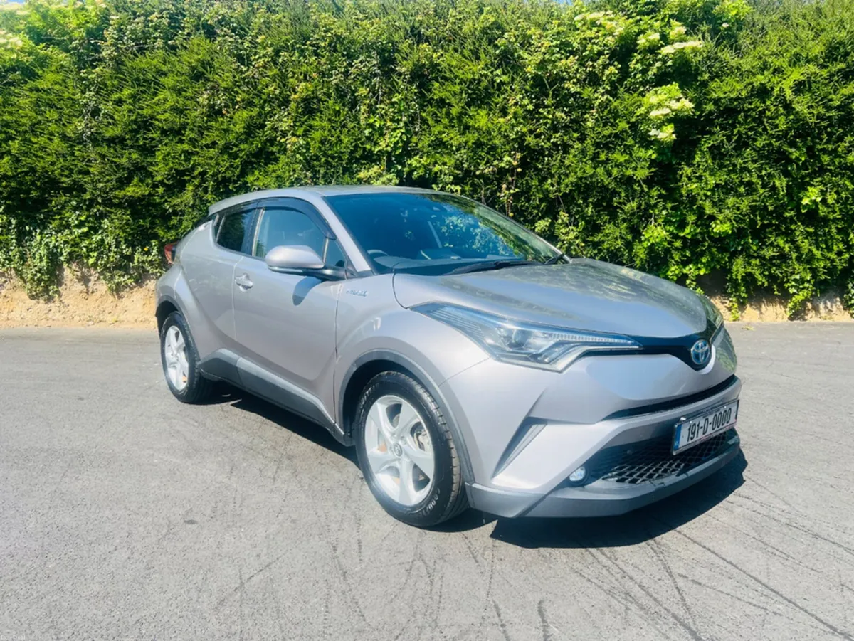 Toyota C-HR 1.8 HYBRID AUTOMATIC - Image 1