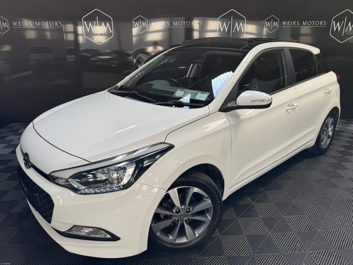 Hyundai i20 1.2 PREMIUM 5DR ONE OWNER - Image 1