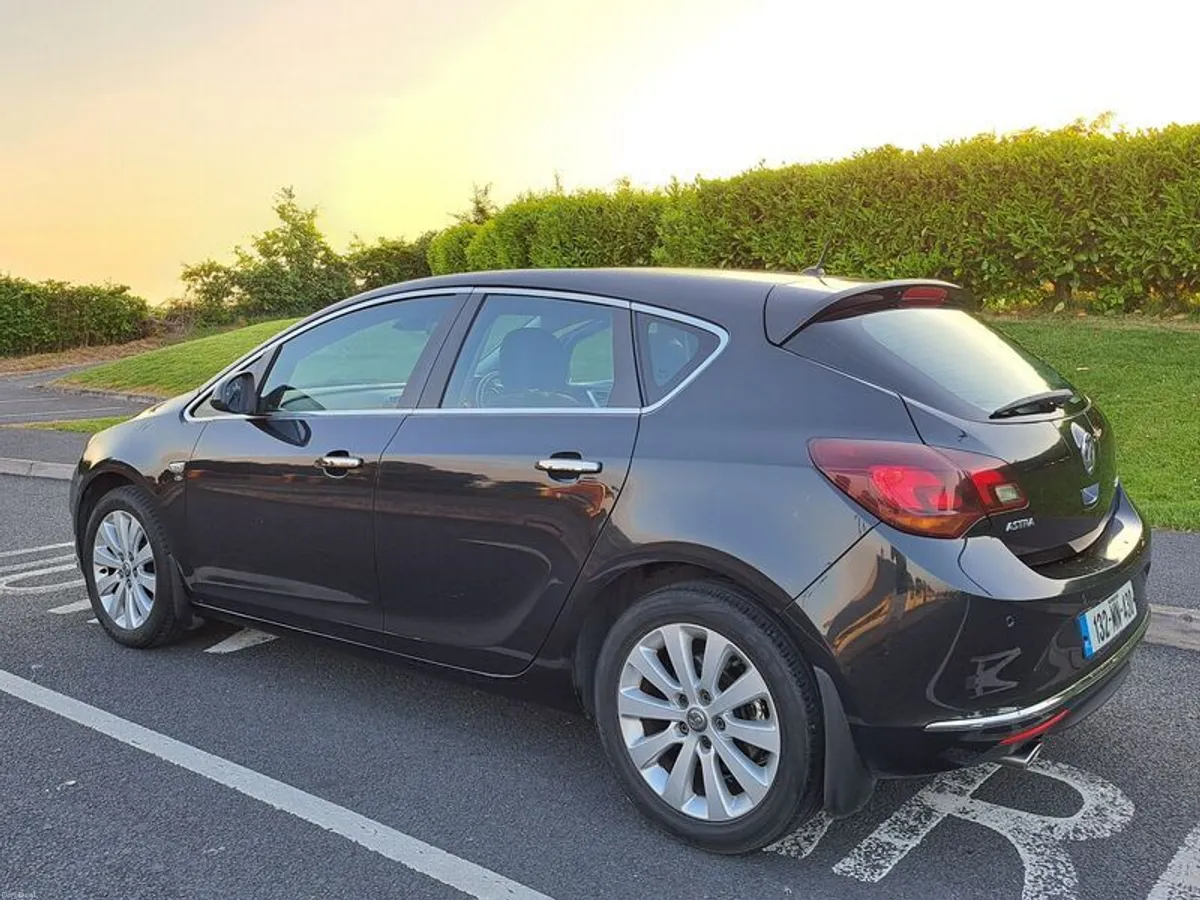 Wauxhall Astra  Top  Spec  Elite  2.0 CDTI - Image 3