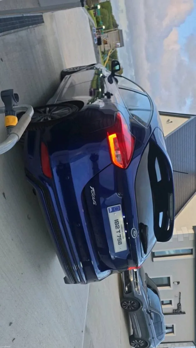 2018 st line ford focus ** 2 years nct** - Image 6