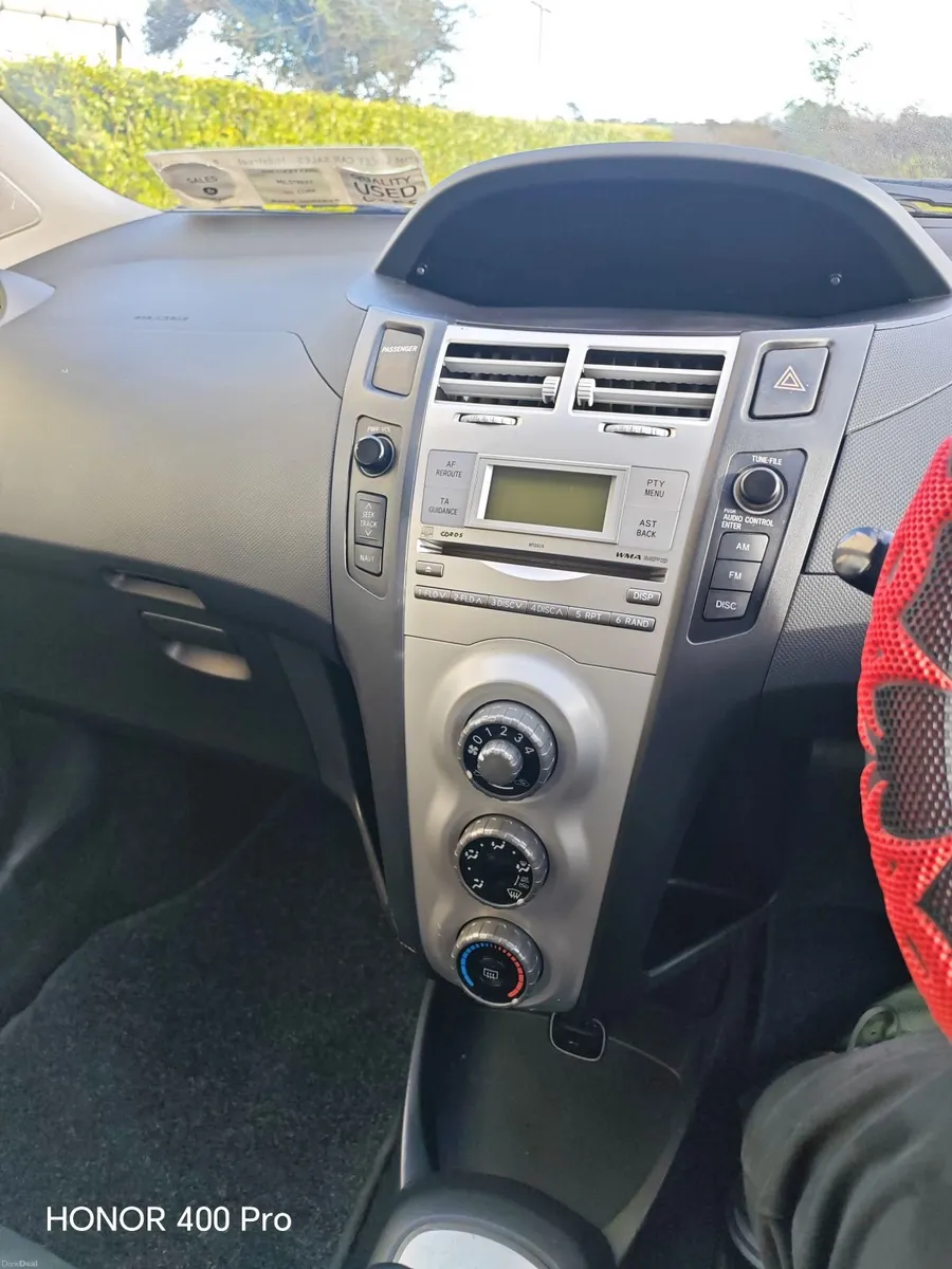 Toyota Yaris 2006 - Image 2