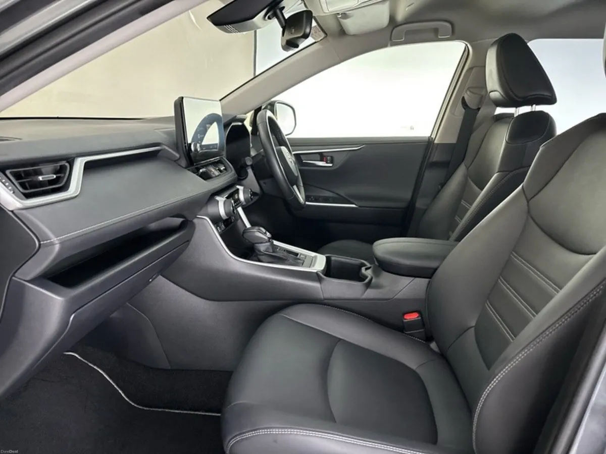 Toyota RAV4 HYBRID SOL - Image 6