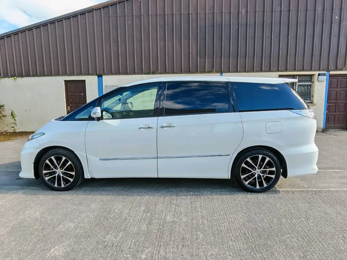 Toyota Estima - Image 1