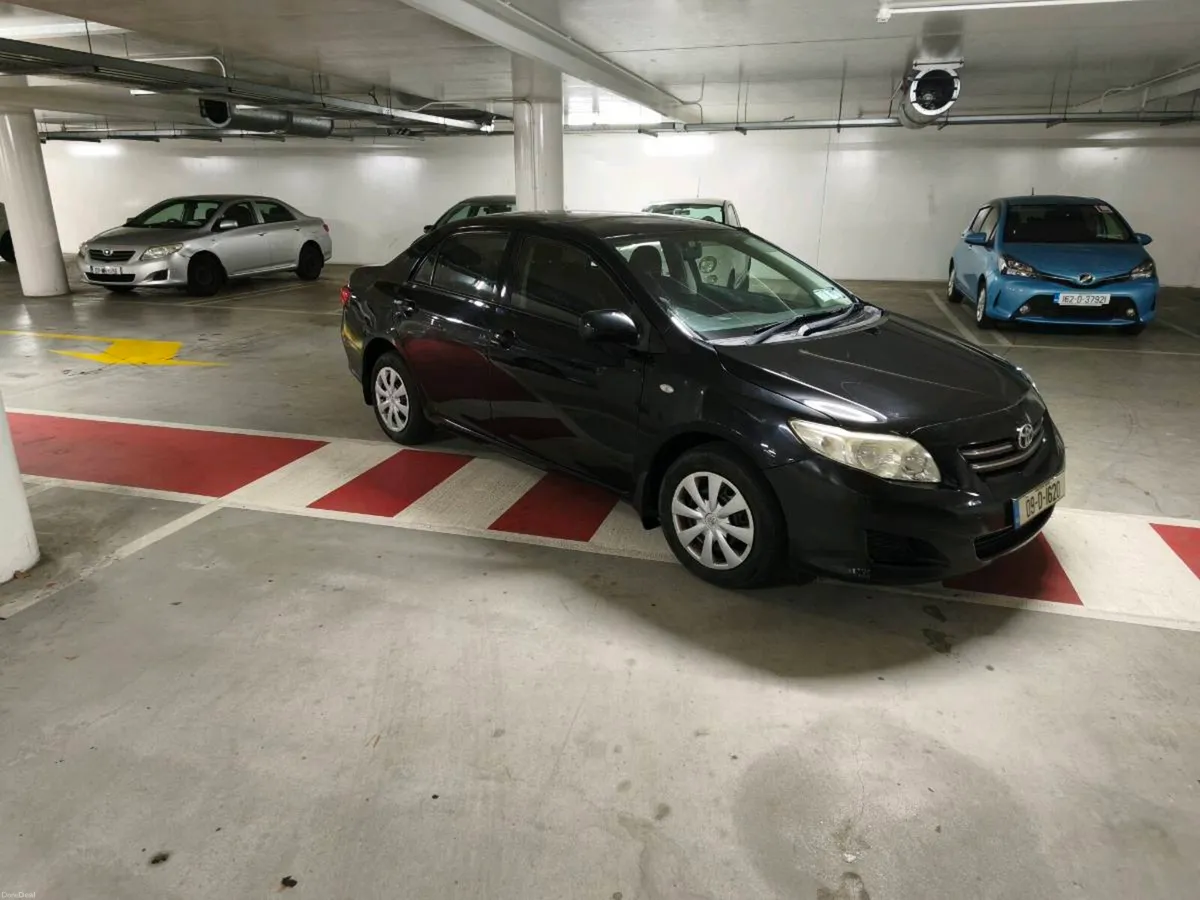 Toyota Corolla very low km - Image 1