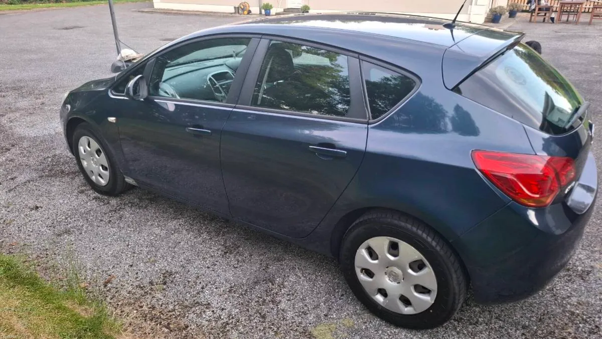 Vauxhall Astra - Image 2