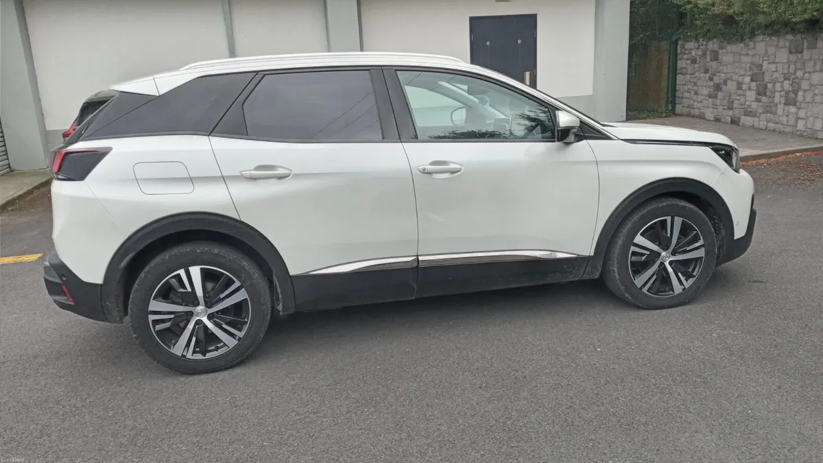PEUGEOT 3008 / 2020 / 1.5 DIESEL / MANUAL - Image 4