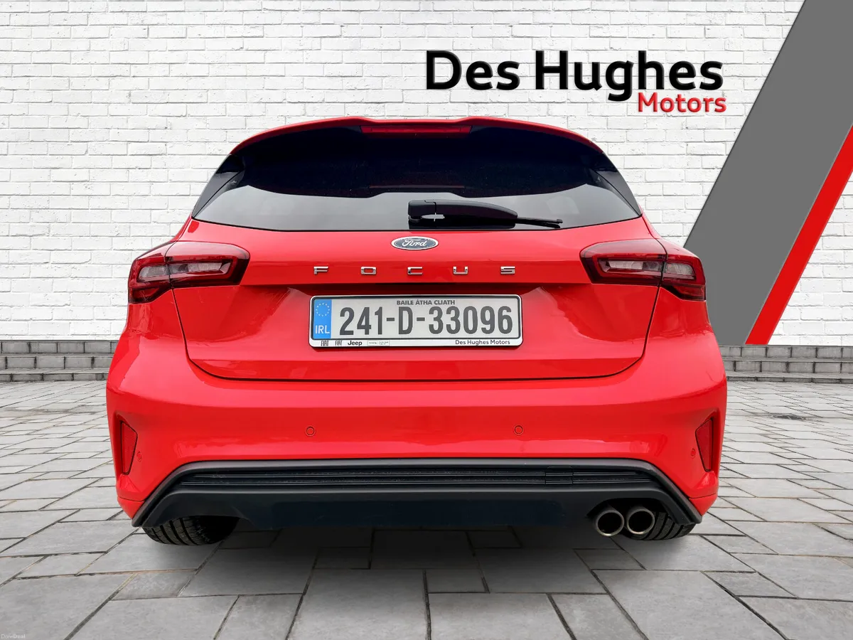 Ford Focus 2024 St-Line Winter Pack - Image 5