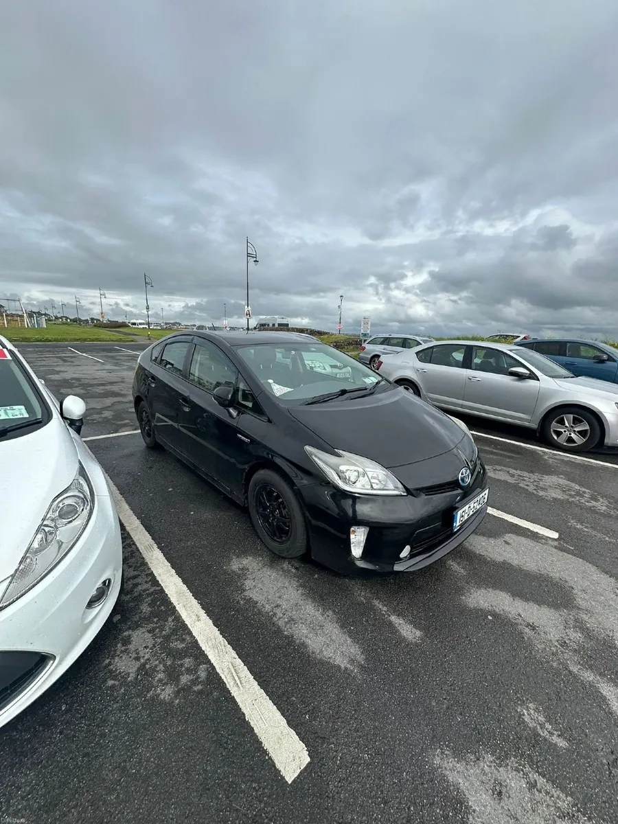 Toyota Prius 2015 - Image 3