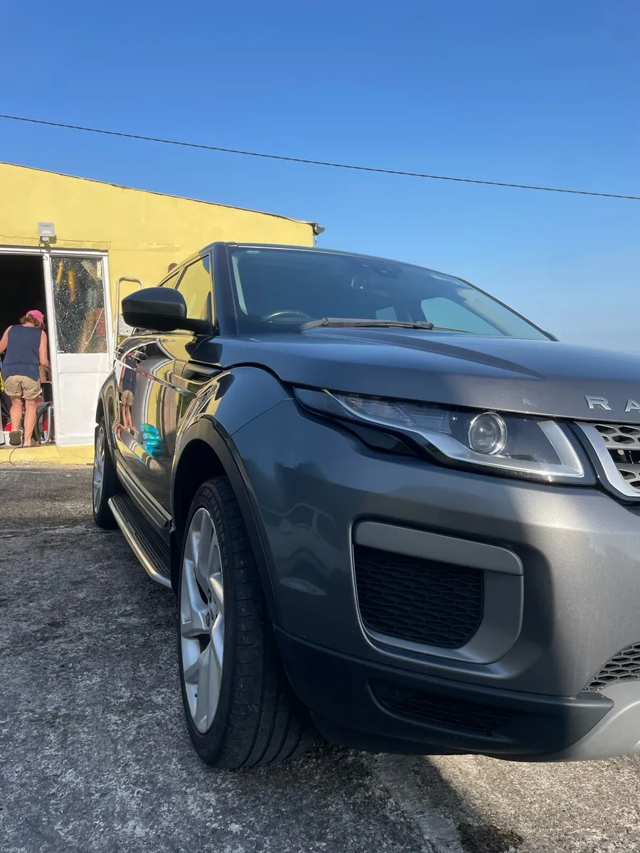 Land Rover Range Rover Evoque - Image 2
