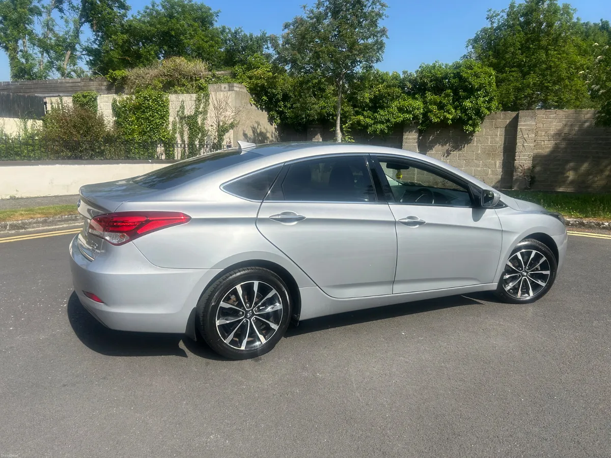 Hyundai i40 2019 1.6 Executive Leather Nct 7/27 - Image 4