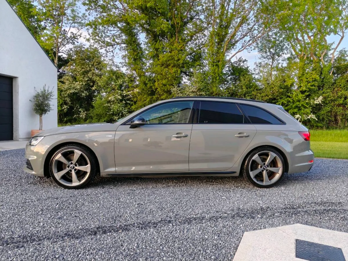 Audi A4 Avant Nardo Grey Black edition S Line - Image 3