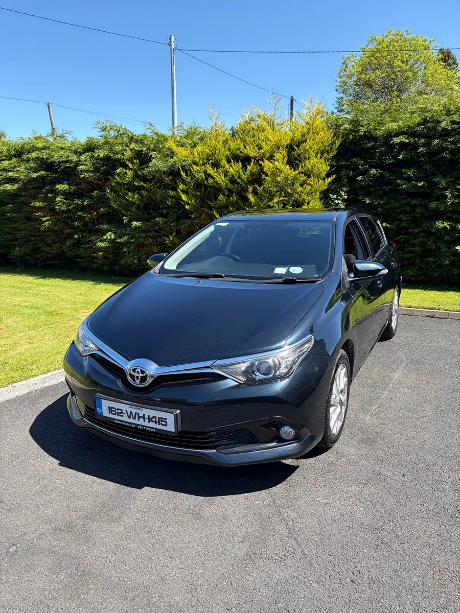 162 Toyota Auris - Business Edition - Image 2