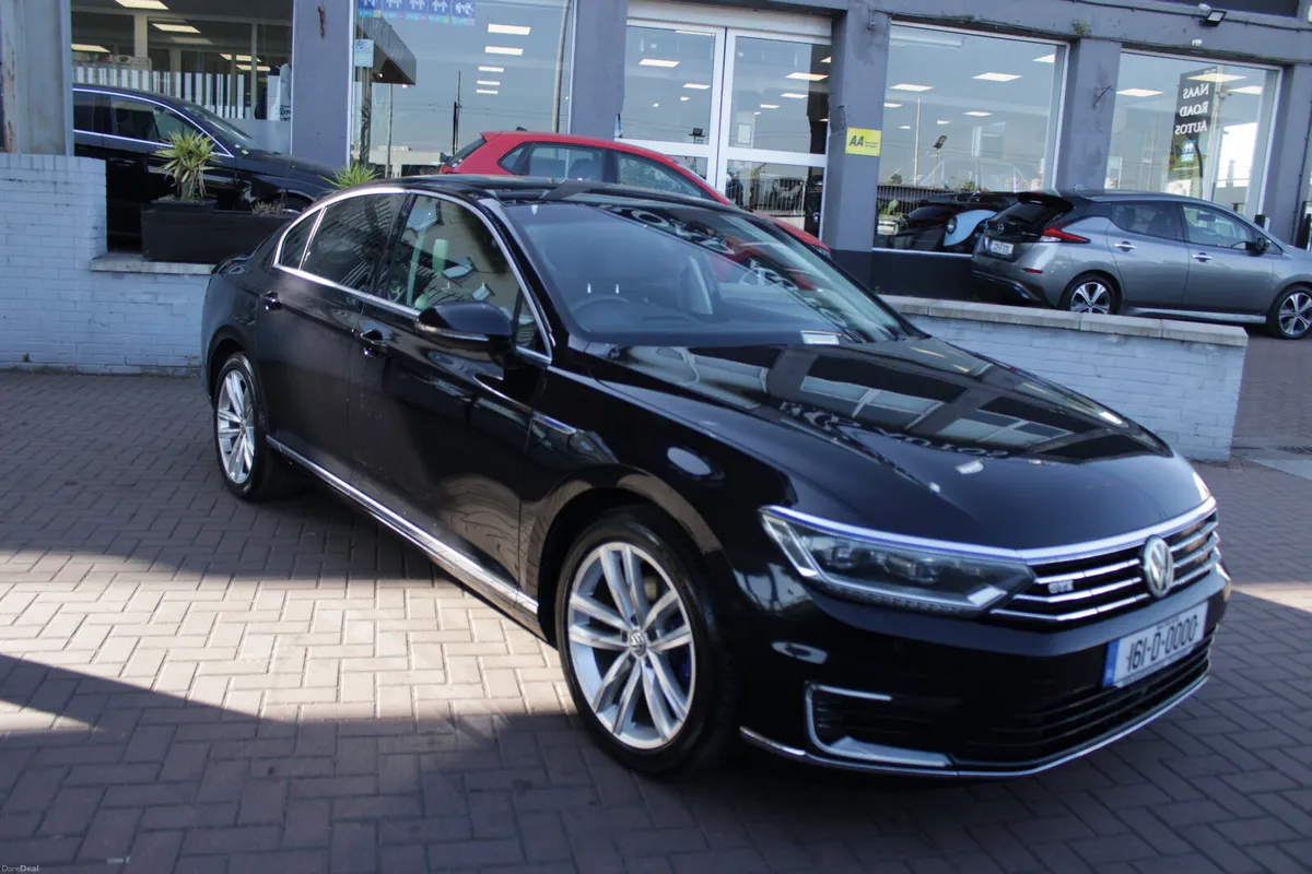 2016 VW PASSAT GTE - Image 1